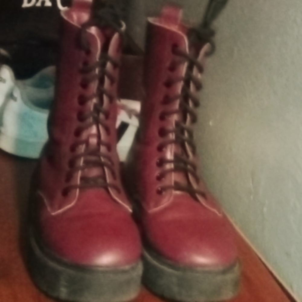 Combat boots